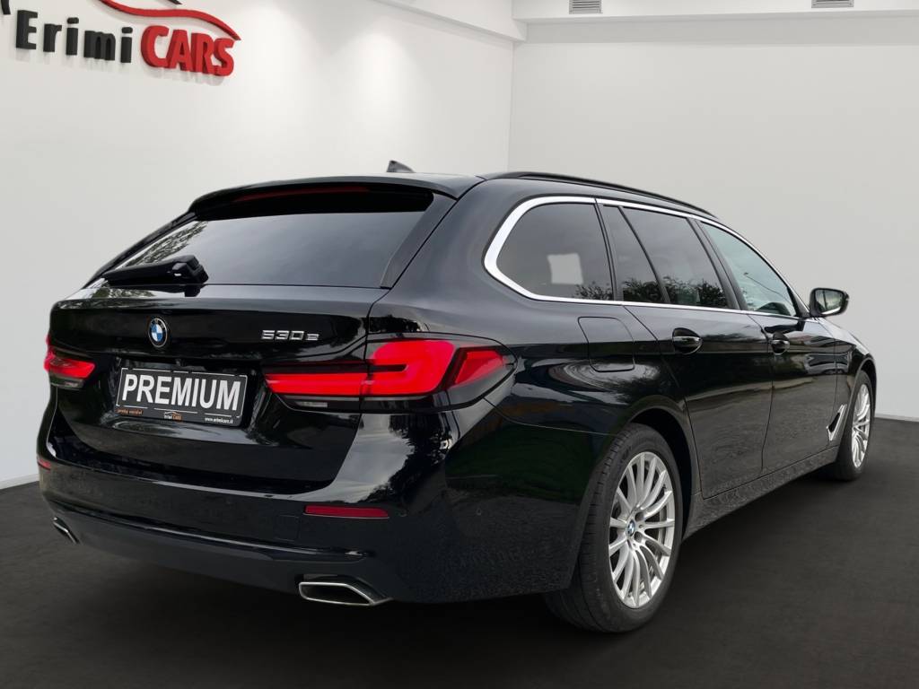 BMW Rad 5 Touring 530e PHEV MATRIX LED PANORAMA 360°3D KAMERA HARMAN/KARDON WEBASTO A/T