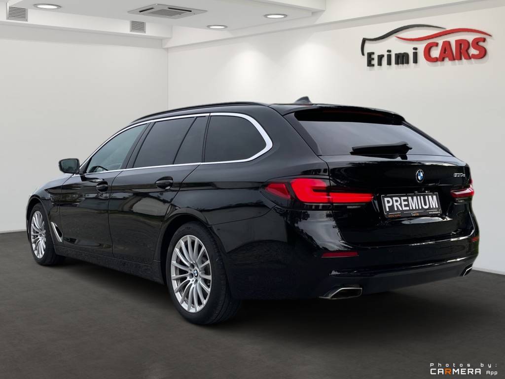 BMW Rad 5 Touring 530e PHEV MATRIX LED PANORAMA 360°3D KAMERA HARMAN/KARDON WEBASTO A/T