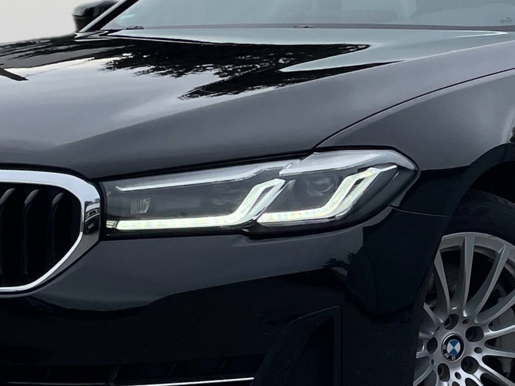 BMW Rad 5 Touring 530e PHEV MATRIX LED PANORAMA 360°3D KAMERA HARMAN/KARDON WEBASTO A/T