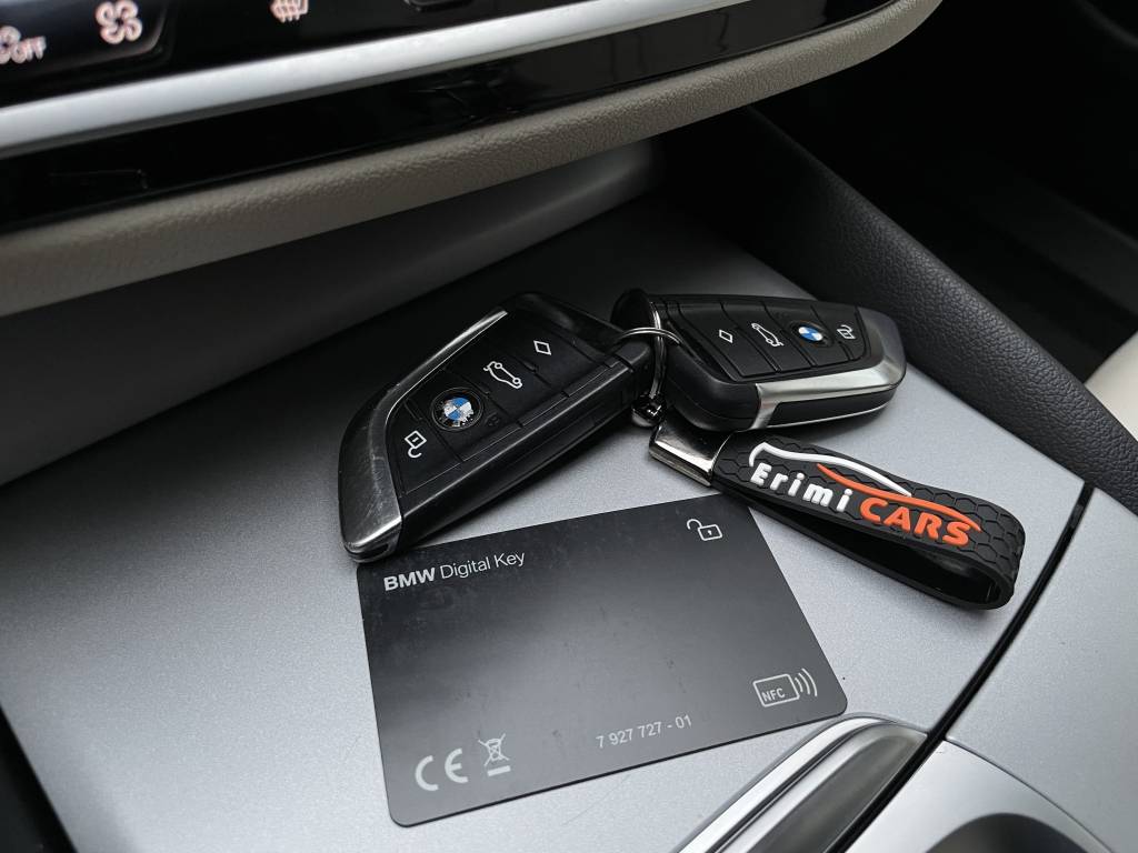 BMW Rad 5 Touring 530e PHEV MATRIX LED PANORAMA 360°3D KAMERA HARMAN/KARDON WEBASTO A/T