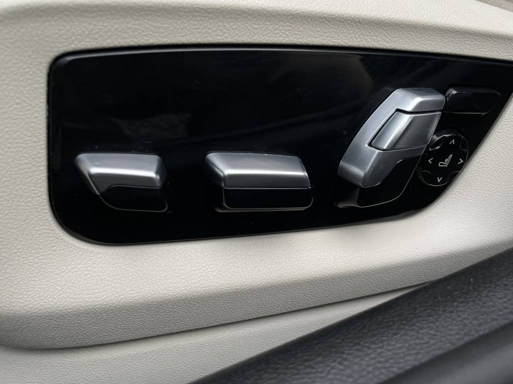 BMW Rad 5 Touring 530e PHEV MATRIX LED PANORAMA 360°3D KAMERA HARMAN/KARDON WEBASTO A/T