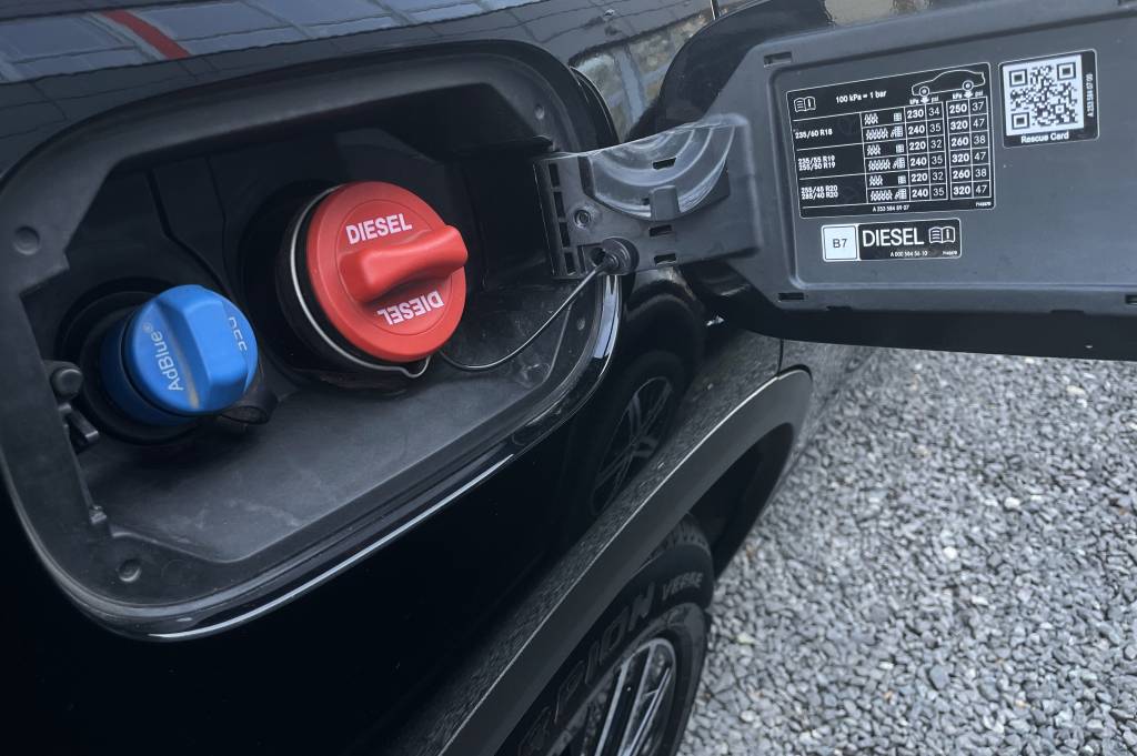 Mercedes-Benz GLC SUV 300De 4MATIC Plug-IN Hybrid VIRTUAL WEBASTO BURMESTER FULL LED A/T