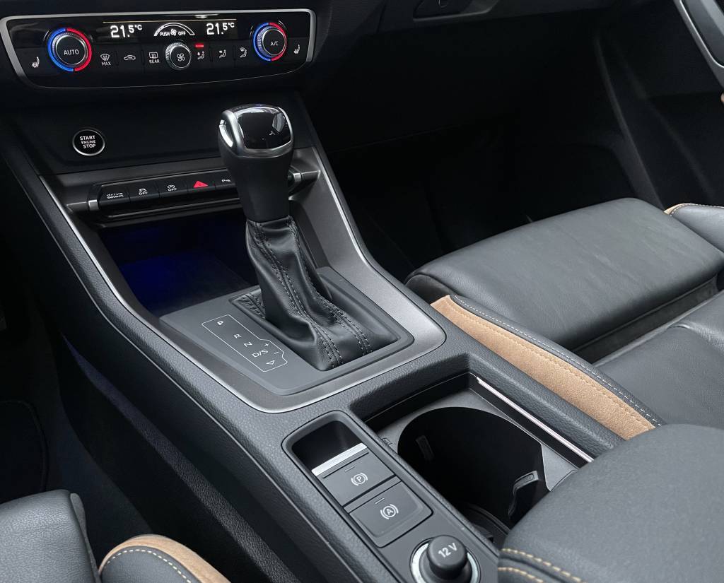 Audi Q3 Sportback 40TFSI Quattro S-LINE MATRIX LED PANORAMA RADAR /VOZIDLO V ZÁRUKE/