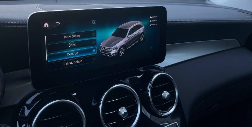 Mercedes-Benz GLC SUV 300De 4MATIC Plug-IN Hybrid VIRTUAL WEBASTO BURMESTER FULL LED A/T