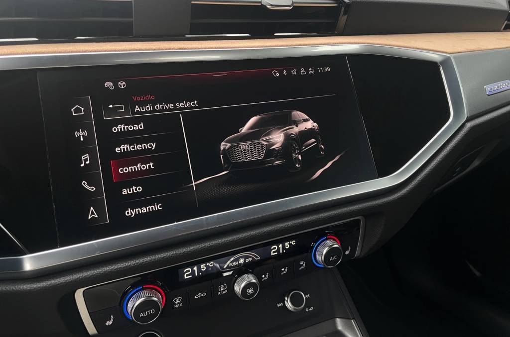 Audi Q3 Sportback 40TFSI Quattro S-LINE MATRIX LED PANORAMA RADAR /VOZIDLO V ZÁRUKE/