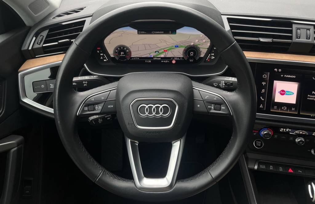 Audi Q3 Sportback 40TFSI Quattro S-LINE MATRIX LED PANORAMA RADAR /VOZIDLO V ZÁRUKE/