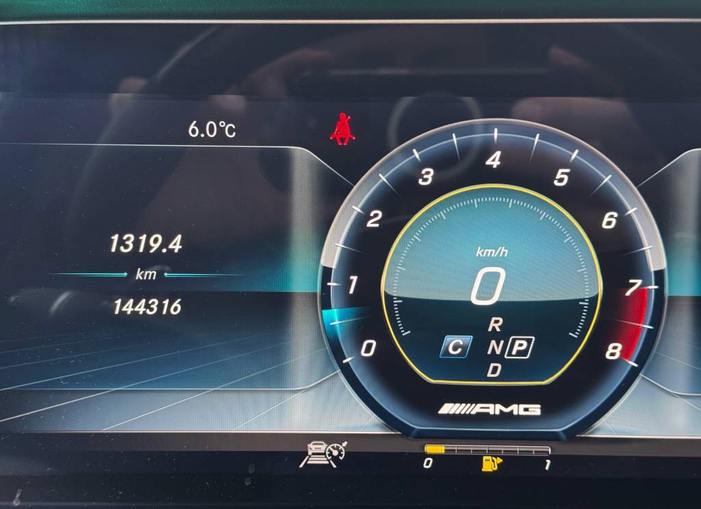 Mercedes-Benz E trieda Kombi AMG E63S 4MATIC+ 612 KONÍ KARBON/KERAMIKA BRZDY DESIGNO KARBON PACKET