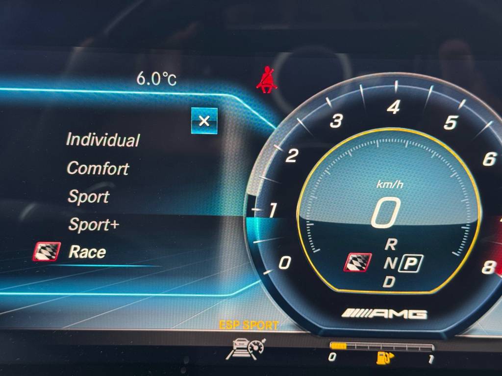 Mercedes-Benz E trieda Kombi AMG E63S 4MATIC+ 612 KONÍ KARBON/KERAMIKA BRZDY DESIGNO KARBON PACKET