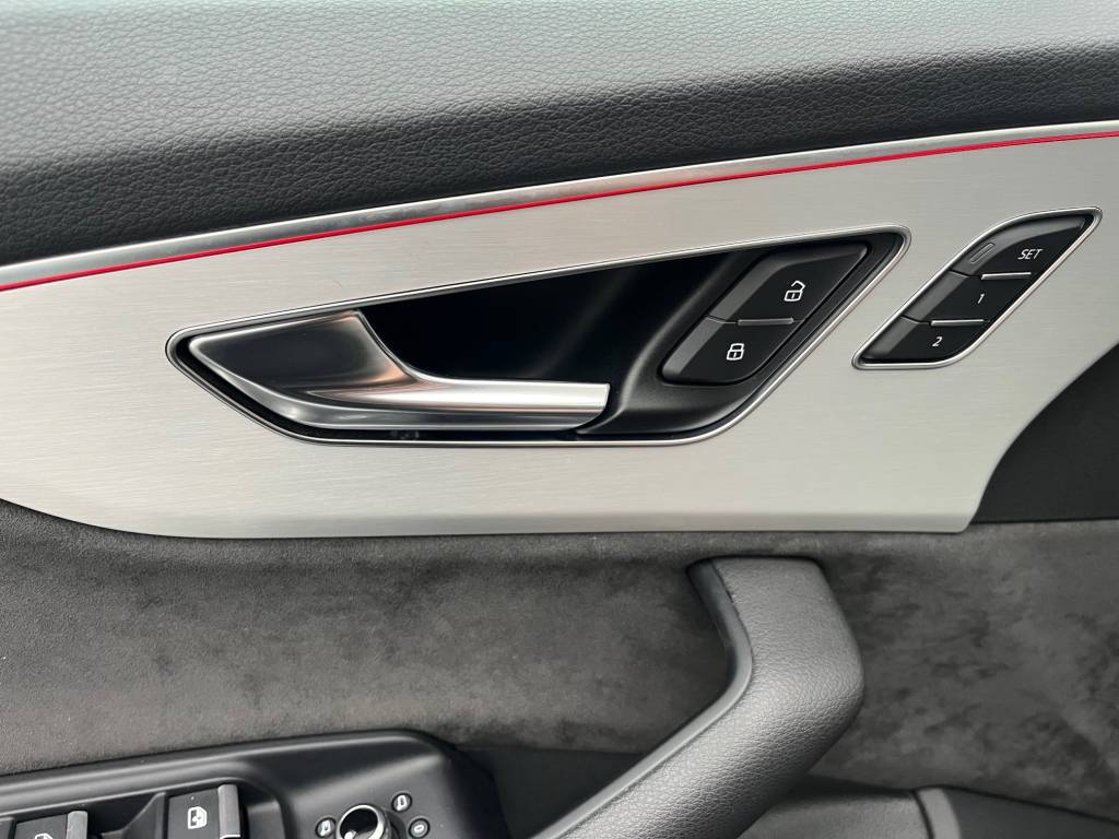 Audi Q7 55 3.0 TFSIe PHEV Quattro 381PS 3xS-LINE MATRIX LED RADAR VZDUCH BANG OLUFSEN