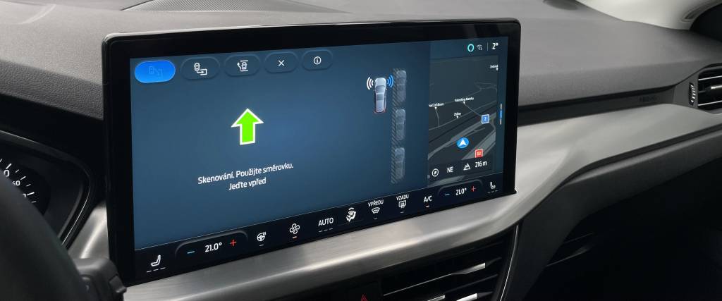 Ford Focus Kombi 1.5 TDCi EcoBlue FULL LED KAMERA ŤAŽNÉ A/T