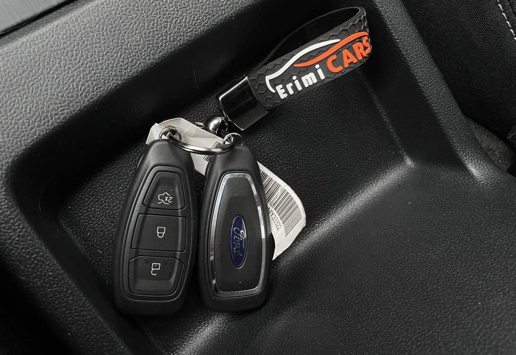 Ford Focus Kombi 1.5 TDCi EcoBlue FULL LED KAMERA ŤAŽNÉ A/T