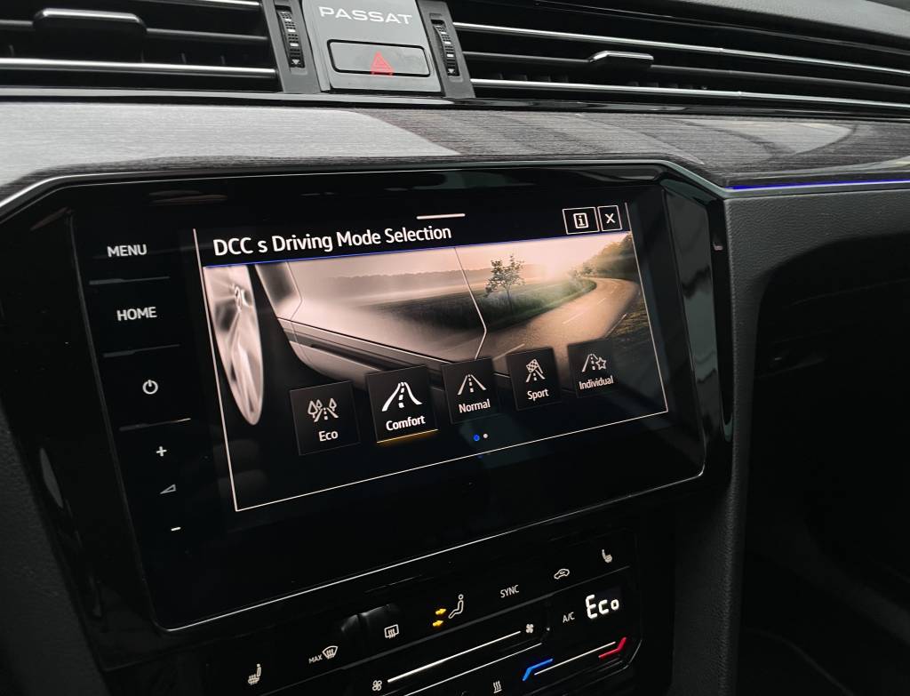 Volkswagen Passat Variant GTE 1.4TSI ACT Plug-In Hybrid MATRIX PANORAMA WEBASTO 360°KAMERA MASÁŽ DSG