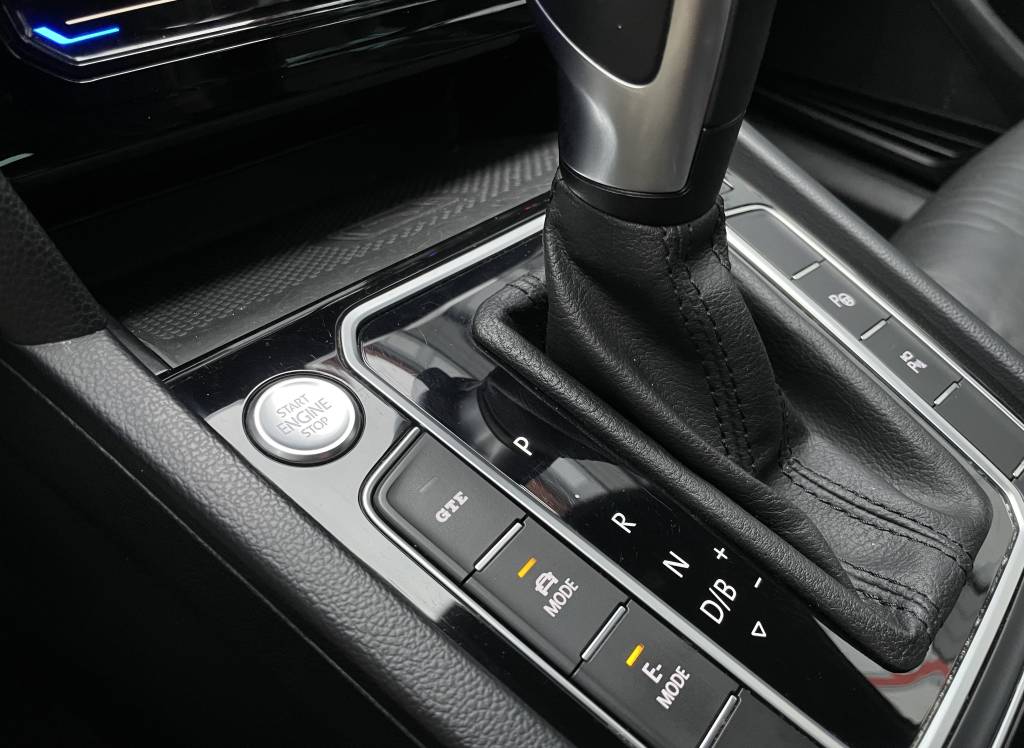 Volkswagen Passat Variant GTE 1.4TSI ACT Plug-In Hybrid MATRIX PANORAMA WEBASTO 360°KAMERA MASÁŽ DSG