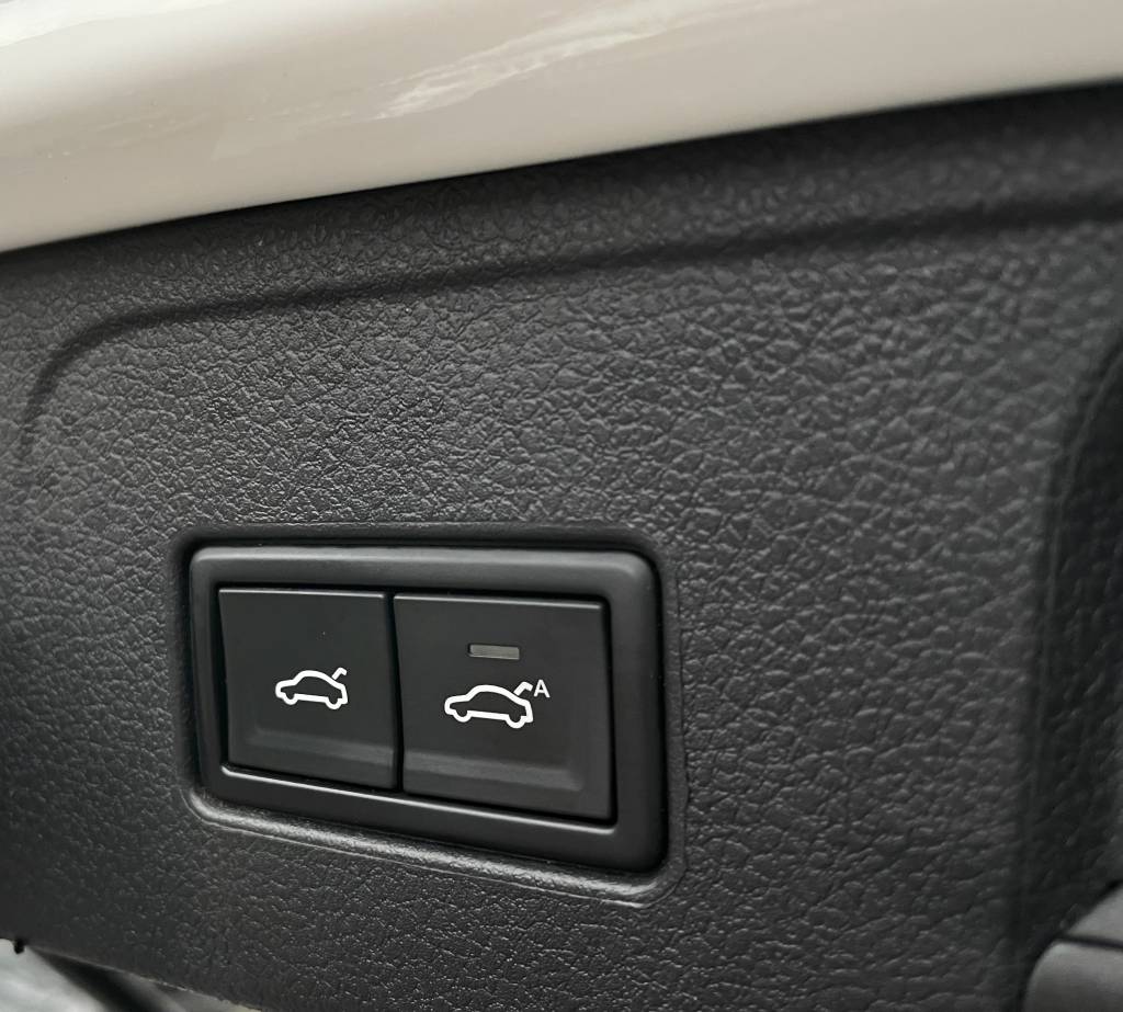 Volkswagen Passat Variant GTE 1.4TSI ACT Plug-In Hybrid MATRIX PANORAMA WEBASTO 360°KAMERA MASÁŽ DSG