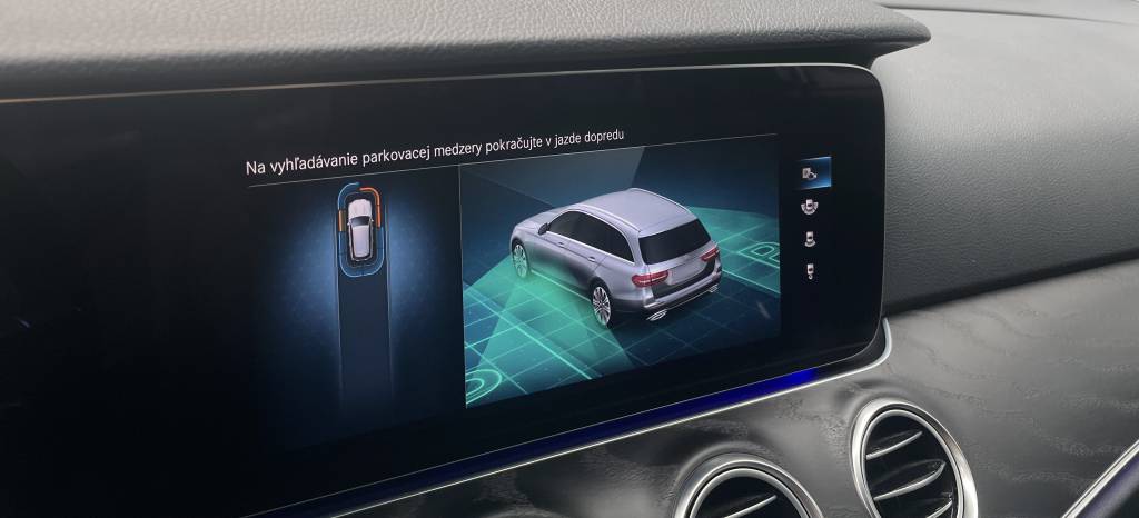 Mercedes-Benz E trieda Kombi E 300De 4MATIC Plug-IN Hybrid MULTIBEAM MATRIX WEBASTO BURMESTER KAMERA VIRTUAL