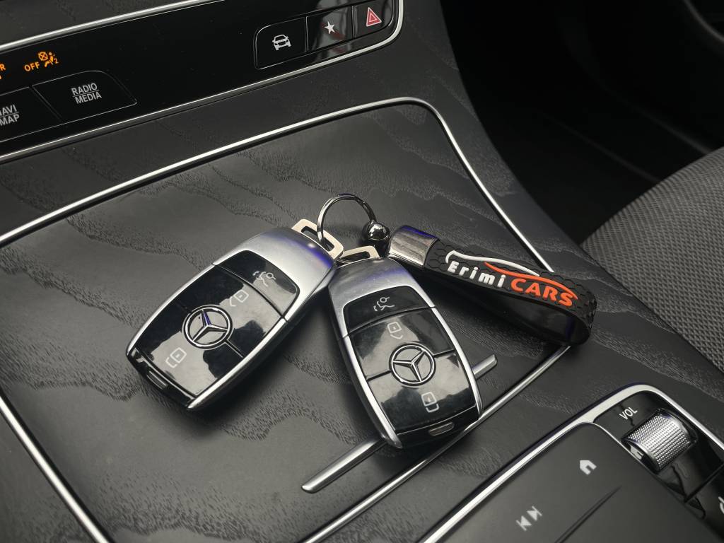 Mercedes-Benz E trieda Kombi E 300De 4MATIC Plug-IN Hybrid MULTIBEAM MATRIX WEBASTO BURMESTER KAMERA VIRTUAL