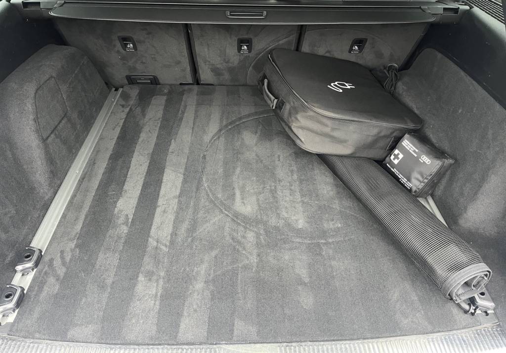 Audi Q7 55 3.0 TFSIe PHEV Quattro 381PS 3xS-LINE MATRIX LED RADAR VZDUCH BANG OLUFSEN