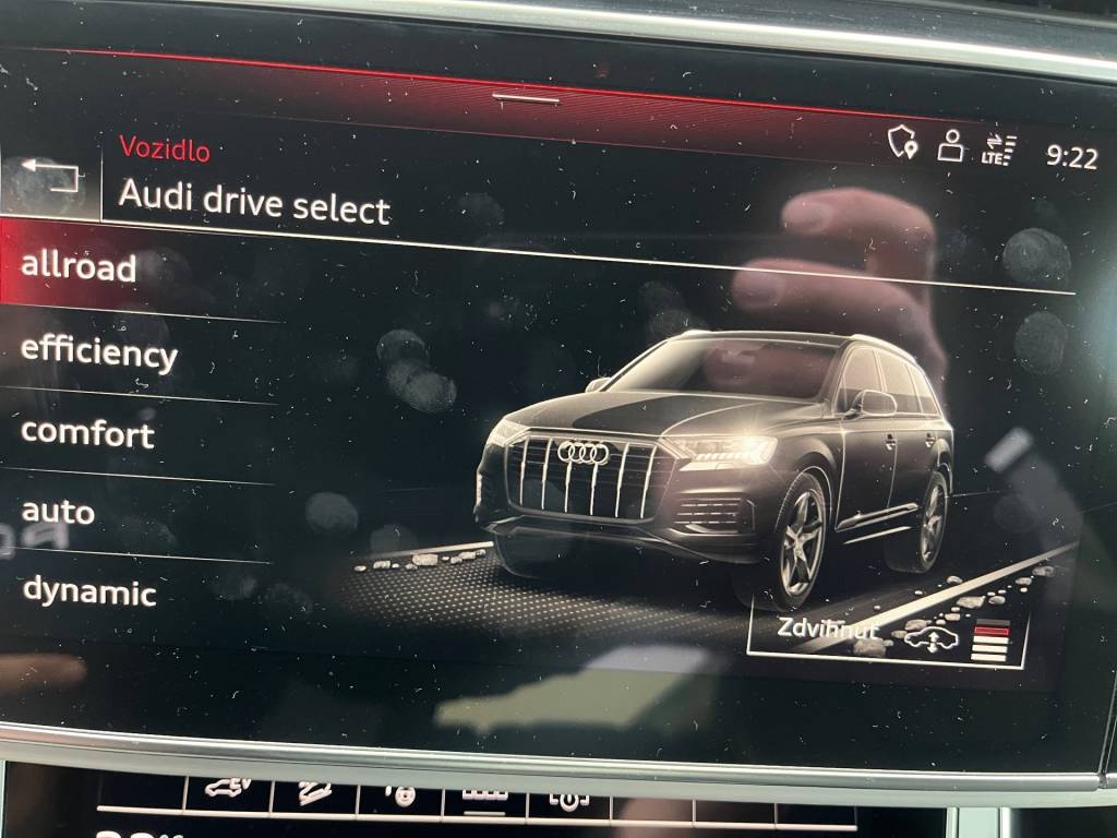 Audi Q7 55 3.0 TFSIe PHEV Quattro 381PS 3xS-LINE MATRIX LED RADAR VZDUCH BANG OLUFSEN