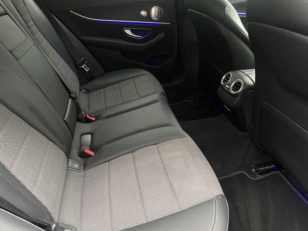 Mercedes-Benz E trieda Kombi E 300De 4MATIC Plug-IN Hybrid MULTIBEAM MATRIX WEBASTO BURMESTER KAMERA VIRTUAL