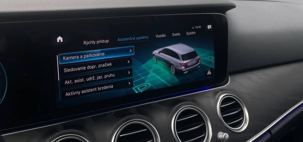 Mercedes-Benz E trieda Kombi E 300De 4MATIC Plug-IN Hybrid MULTIBEAM MATRIX WEBASTO BURMESTER KAMERA VIRTUAL