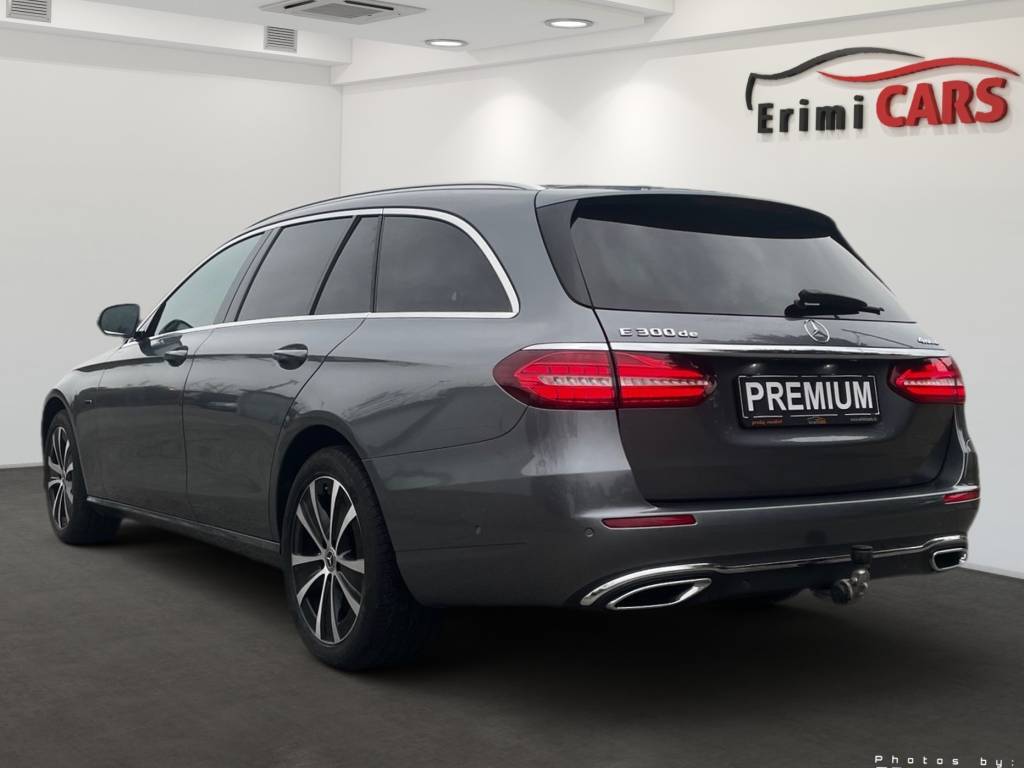 Mercedes-Benz E trieda Kombi E 300De 4MATIC Plug-IN Hybrid MULTIBEAM MATRIX WEBASTO BURMESTER KAMERA VIRTUAL