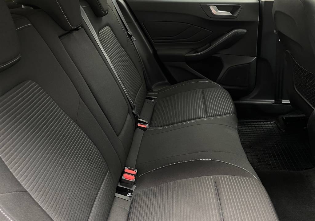 Ford Focus Kombi 1.5 TDCi EcoBlue FULL LED KAMERA ŤAŽNÉ A/T