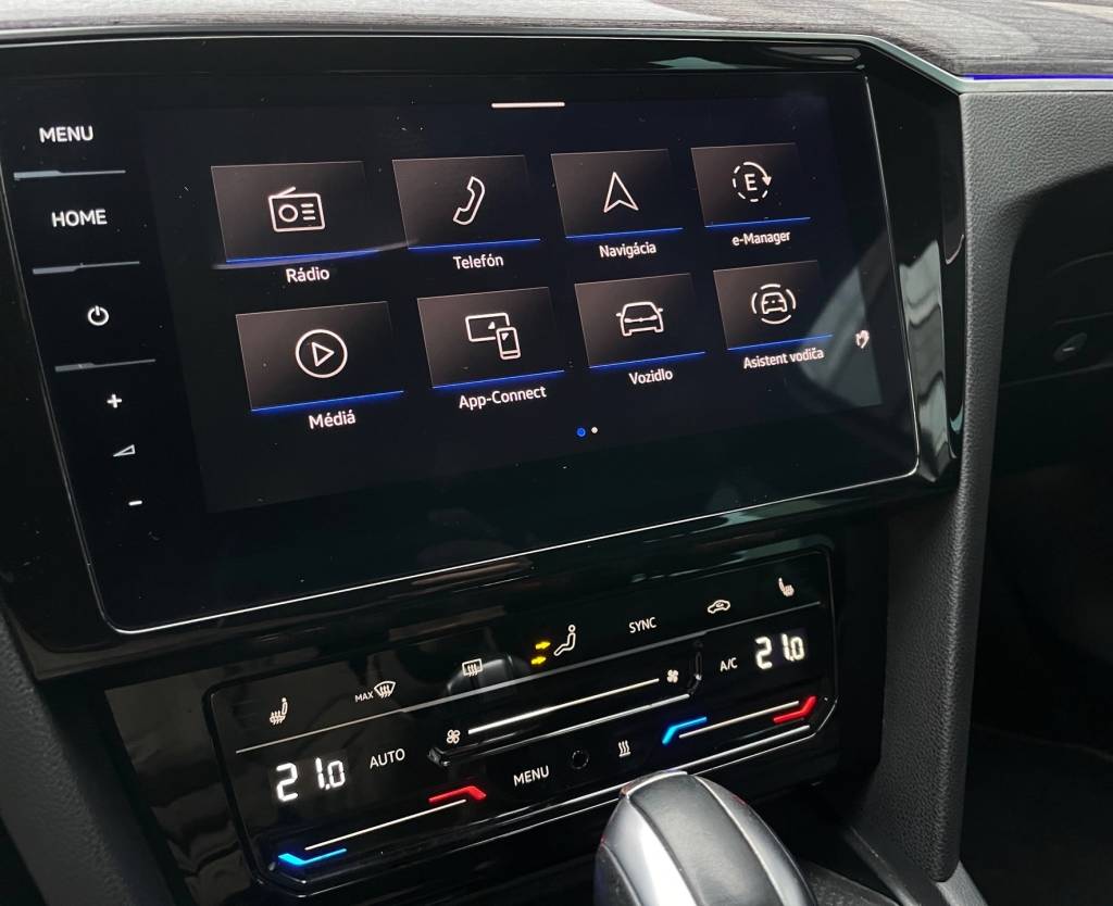 Volkswagen Passat Variant GTE 1.4TSI ACT Plug-In Hybrid MATRIX PANORAMA WEBASTO 360°KAMERA MASÁŽ DSG