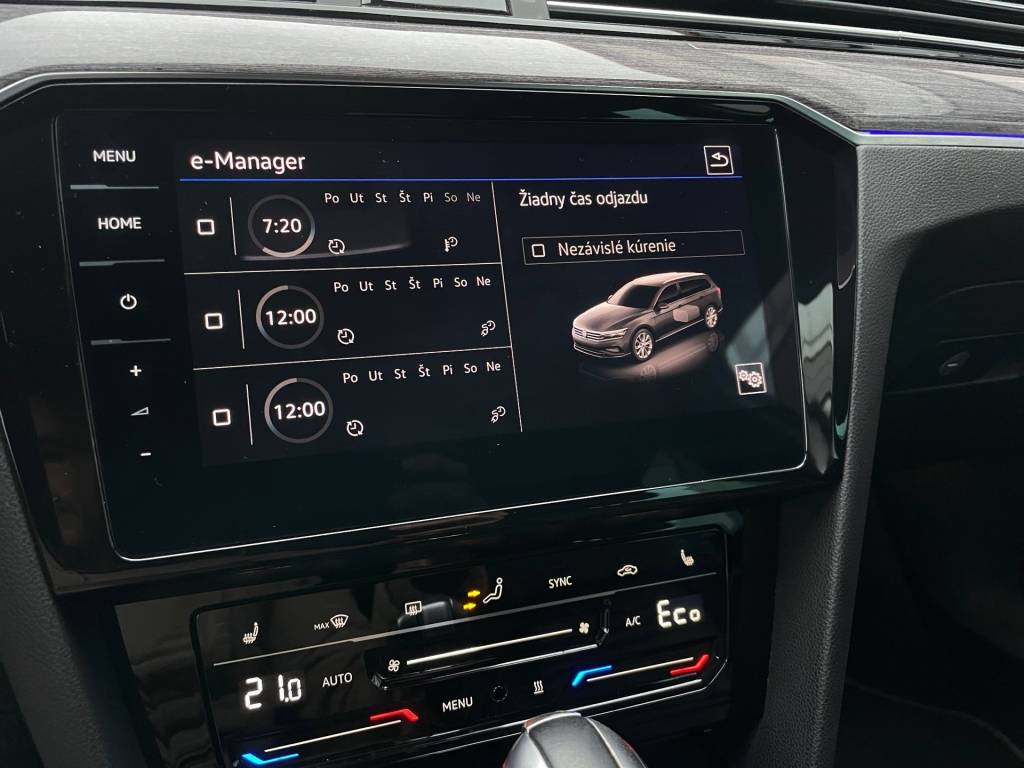 Volkswagen Passat Variant GTE 1.4TSI ACT Plug-In Hybrid MATRIX PANORAMA WEBASTO 360°KAMERA MASÁŽ DSG