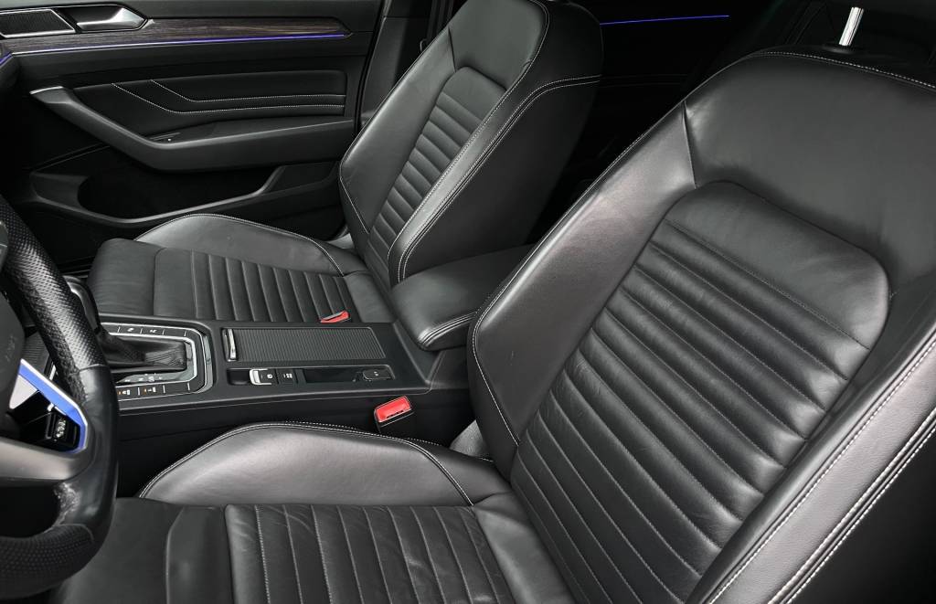 Volkswagen Passat Variant GTE 1.4TSI ACT Plug-In Hybrid MATRIX PANORAMA WEBASTO 360°KAMERA MASÁŽ DSG