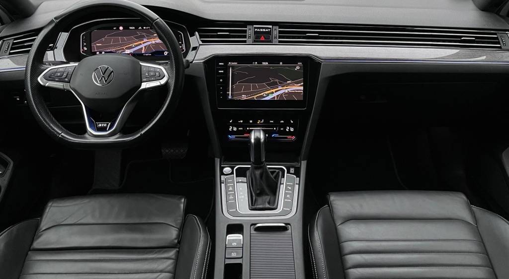 Volkswagen Passat Variant GTE 1.4TSI ACT Plug-In Hybrid MATRIX PANORAMA WEBASTO 360°KAMERA MASÁŽ DSG