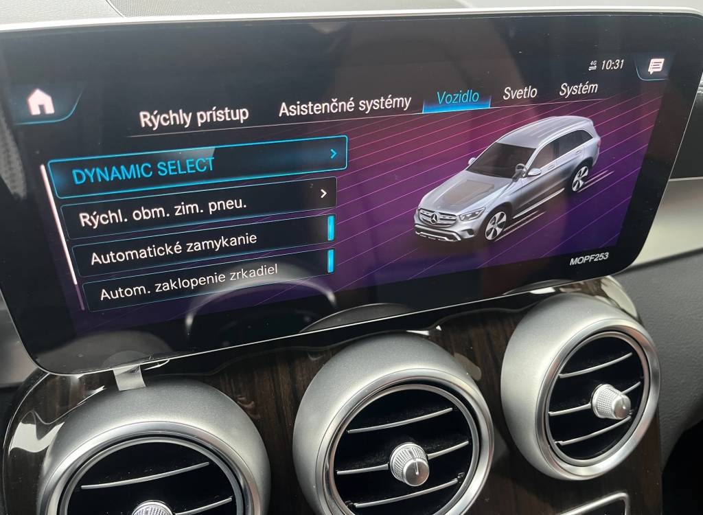 Mercedes-Benz GLC SUV 300De 4MATIC AMG-Line Plug-IN Hybrid KAMERA WEBASTO OFFROAD PACKET FULL LED