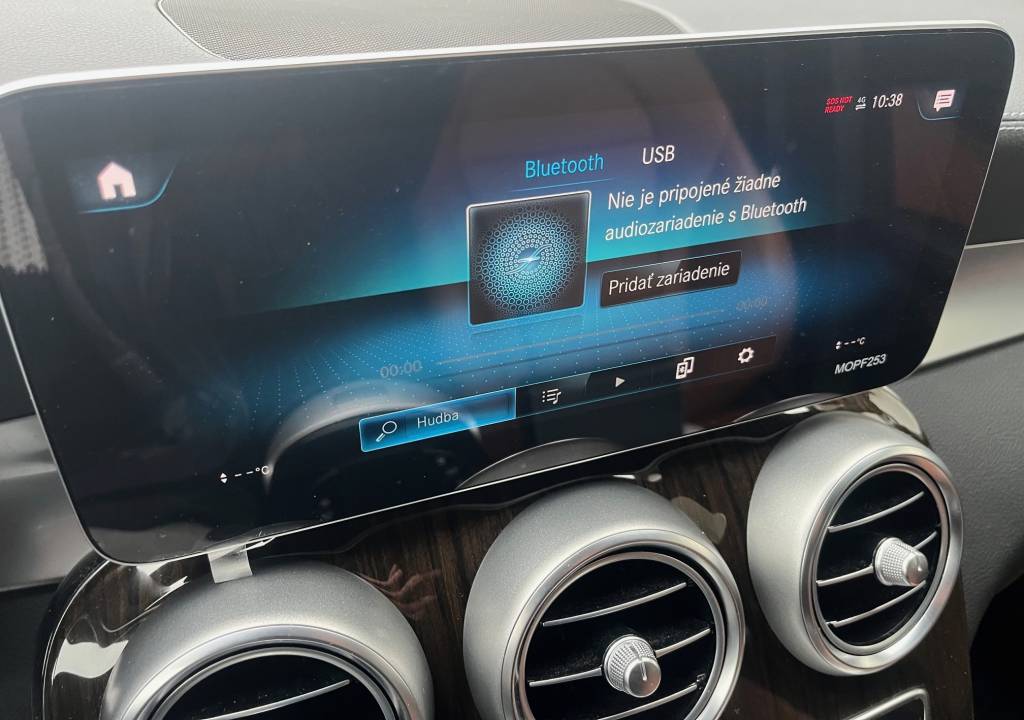 Mercedes-Benz GLC SUV 300De 4MATIC AMG-Line Plug-IN Hybrid KAMERA WEBASTO OFFROAD PACKET FULL LED