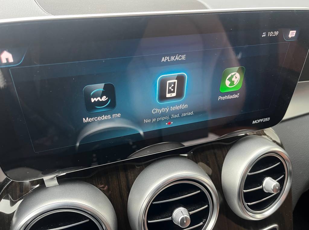 Mercedes-Benz GLC SUV 300De 4MATIC AMG-Line Plug-IN Hybrid KAMERA WEBASTO OFFROAD PACKET FULL LED