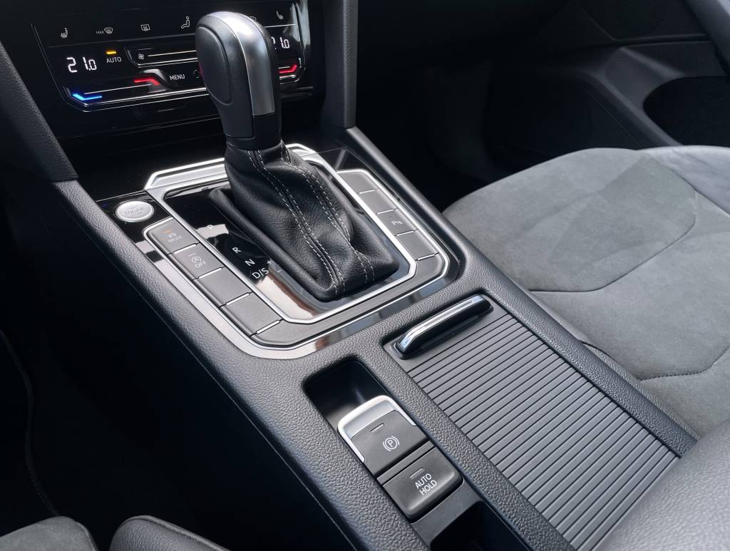 Volkswagen VW Arteon Shooting Brake 2.0 TSI R-LINE IQ.MATRIX LIGHT PANORAMA HARMAN/KARDON KAMERA MASÁŽ