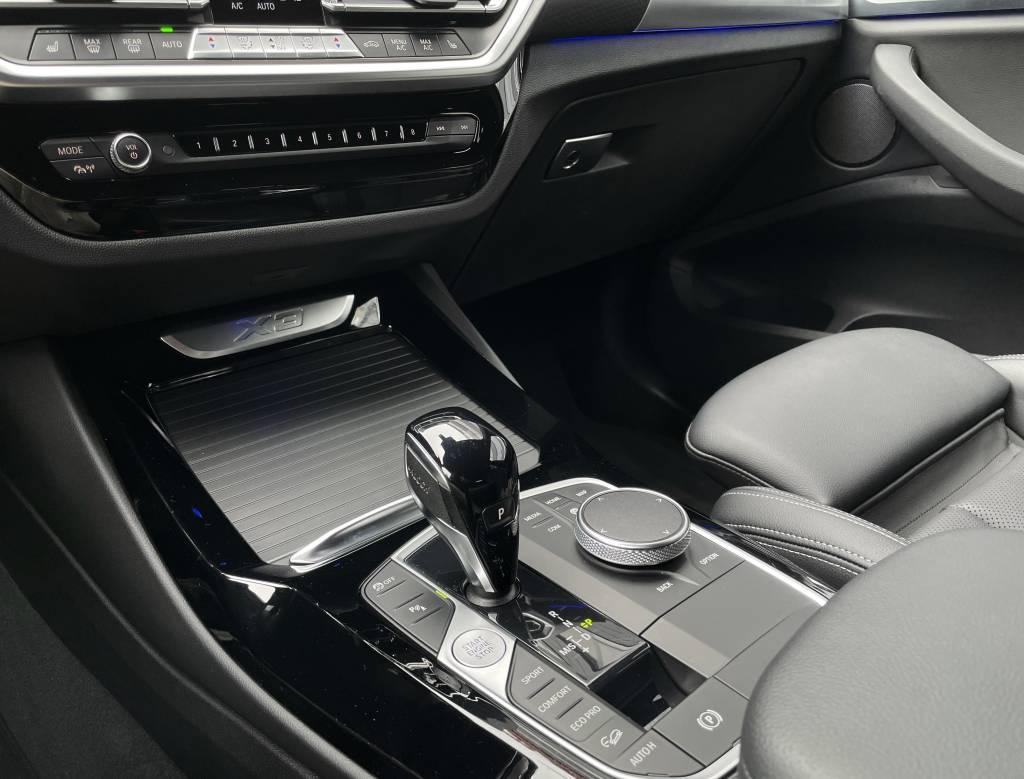 BMW X3 xDrive20d mHEV ///M-PACKET HEAD-UP HARMAN/KARDON MATRIX LED VIRTUAL KAMERA