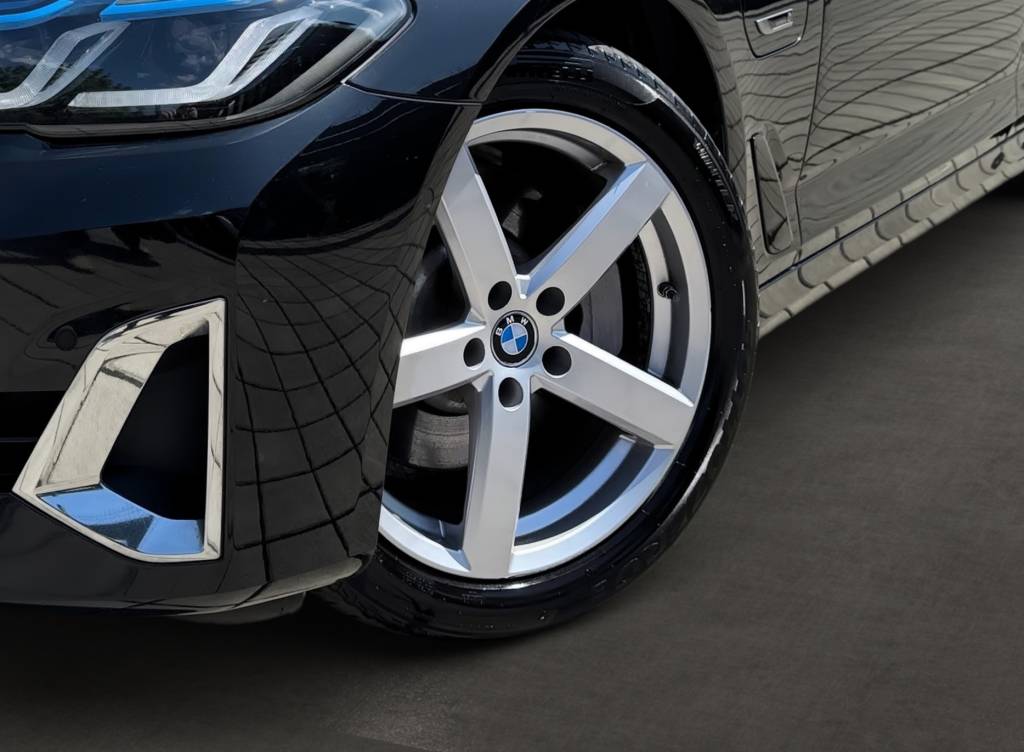BMW Rad 5 Touring 530e xDrive PHEV LASER HEAD-UP PANORAMA SOFTCLOSE WEBASTO KAMERA