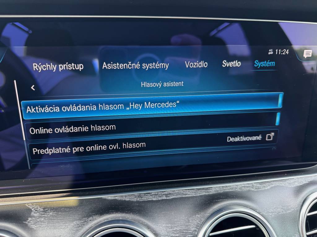 Mercedes-Benz E trieda Kombi 300De 4MATIC Plug-IN Hybrid MULTIBEAM MATRIX HEAD-UP BURMESTER 360°KAM.