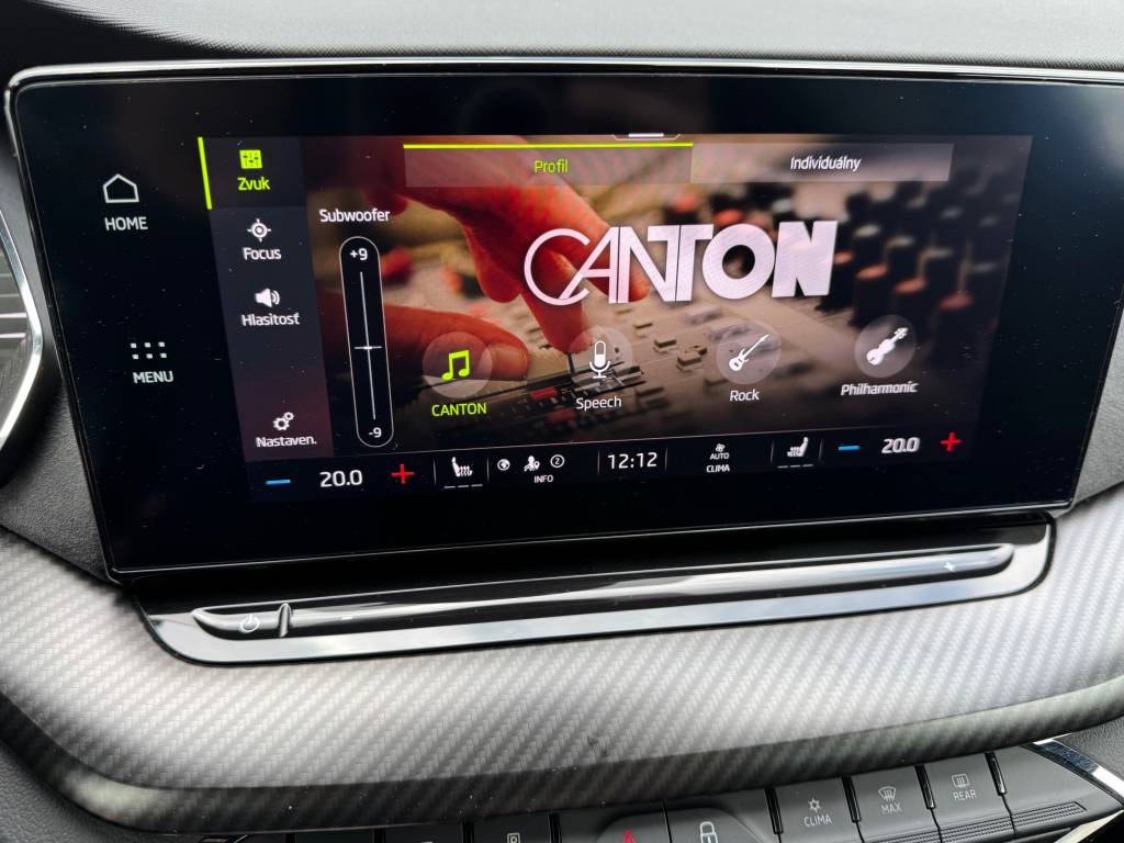 Škoda Octavia Combi 4 V/RS 2.0 TSI HEAD-UP MATRIX LED CANTON KAMERA RADAR R19 DSG