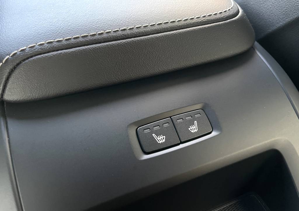 Volvo XC60 2.0 B4D mHEV AWD PLUS DARK PANORAMA HARMAN/KARDON MATRIX LED KAMERA VIRTUAL