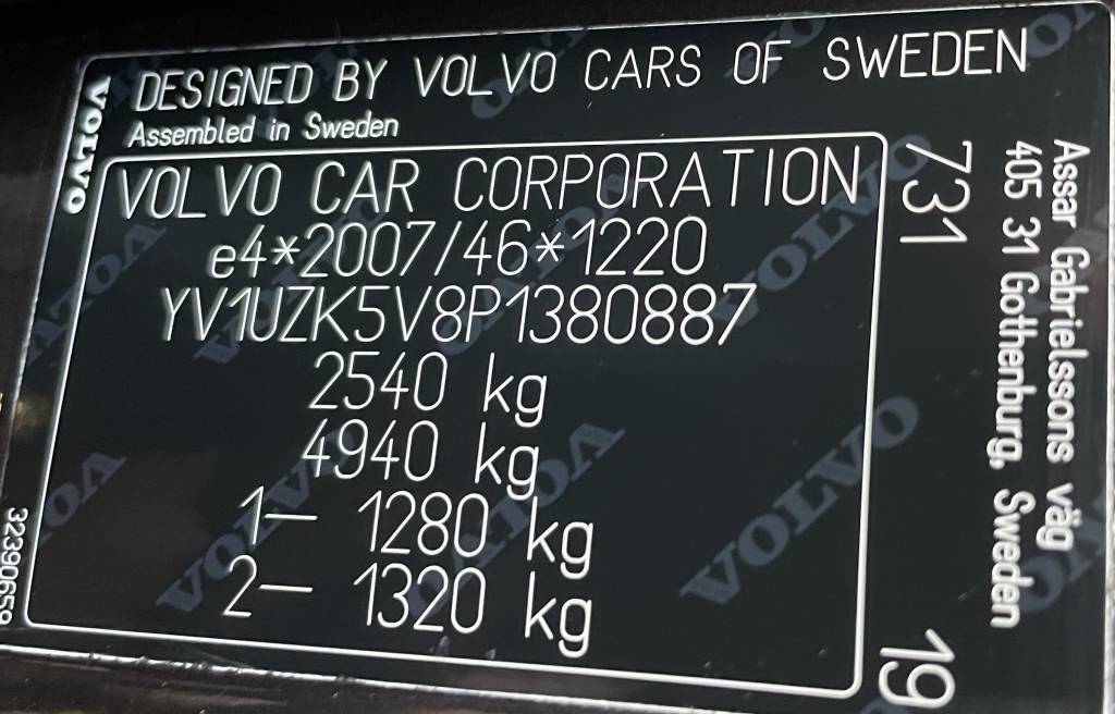 Volvo XC60 2.0 B4D mHEV AWD PLUS DARK PANORAMA HARMAN/KARDON MATRIX LED KAMERA VIRTUAL