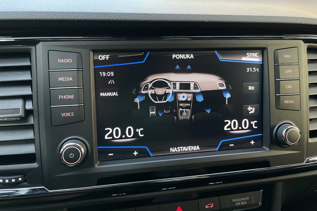 Cupra Ateca 300 2.0 TSI 4Drive PANORAMA 360°KAMERA BREMBO VAMPIRE MATRIX LED VIRTUAL DSG