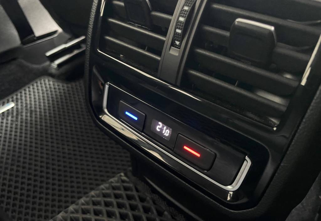 Volkswagen VW Passat Variant 2.0 TDI 4Motion 4X4 VIRTUAL ALCANTARA RADAR DSG