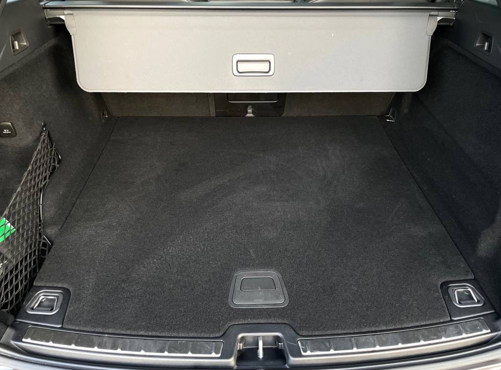 Volvo XC60 2.0 B4D mHEV AWD PLUS DARK PANORAMA HARMAN/KARDON MATRIX LED KAMERA VIRTUAL