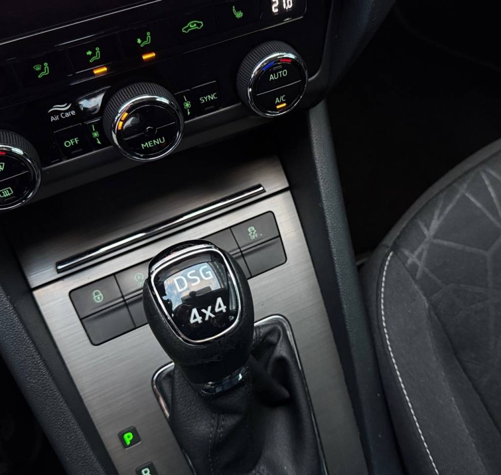 Škoda Octavia 3 Combi 2.0 TDI 4X4 CLEVER FULL LED KAMERA R18 DSG