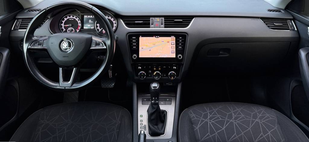 Škoda Octavia 3 Combi 2.0 TDI 4X4 CLEVER FULL LED KAMERA R18 DSG