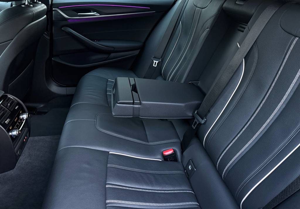 BMW Rad 5 Touring 520d mHEV xDrive ///M-PACKET MATRIX LED KAMERA VIRTUAL BLACK OPTIC PACKET