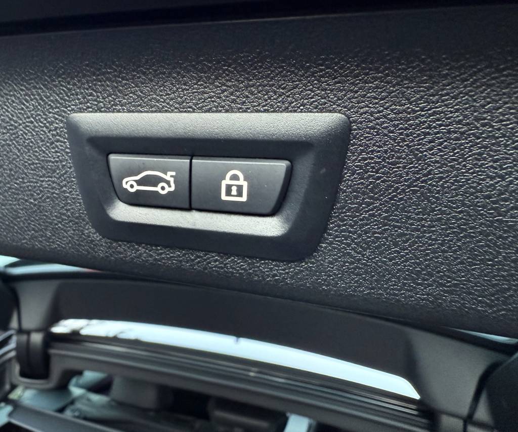 BMW Rad 5 Touring 520d mHEV xDrive ///M-PACKET MATRIX LED KAMERA VIRTUAL BLACK OPTIC PACKET