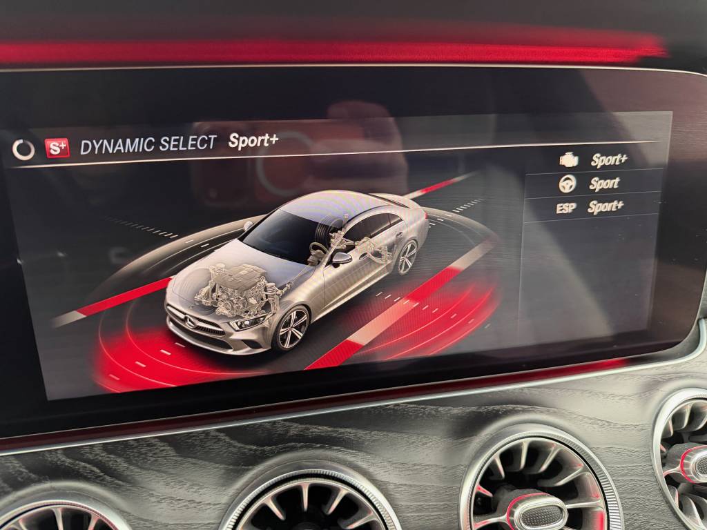 Mercedes-Benz CLS 300D 3xAMG-Line DESIGNO MASÁŽ WEBASTO MULTIBEAM LED BURMESTER KAMERA