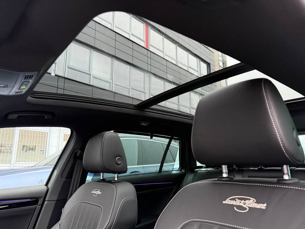 Škoda Superb Combi 2.0 TDI LAURIN & KLEMENT CRYSTAL MATRIX PANORAMA 360°KAMERA VIRTUAL MASÁŽ CANTON DSG
