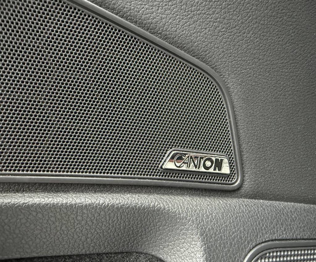 Škoda Superb Combi 2.0 TDI LAURIN & KLEMENT CRYSTAL MATRIX PANORAMA 360°KAMERA VIRTUAL MASÁŽ CANTON DSG